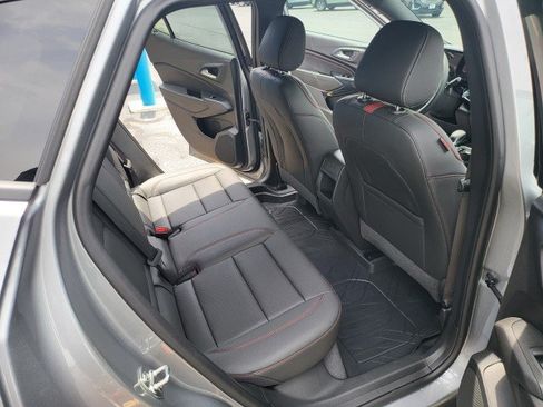 Used 2026 Chevrolet Trax RS w/ Sunroof Package FWD image 22