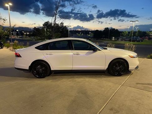 Used 2025 Honda Accord SE image 9
