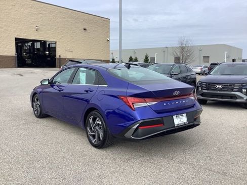 Used 2024 Hyundai Elantra SEL w/ Convenience Package image 7