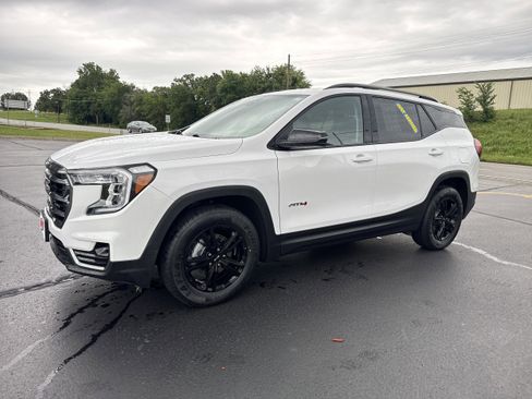 Used 2024 GMC Terrain AT4 w/ LPO, Floor Liner Package AWD/4WD image 2