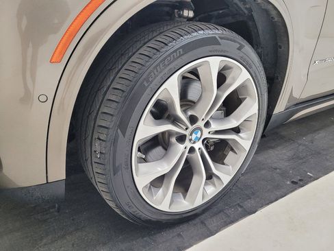 Used 2017 BMW X5 xDrive50i AWD/4WD image 31
