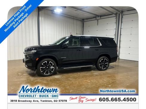 Used 2022 Chevrolet Tahoe LT w/ Luxury Package AWD/4WD image 2