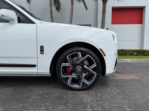 Used 2025 Rolls-Royce Cullinan Black Badge image 3