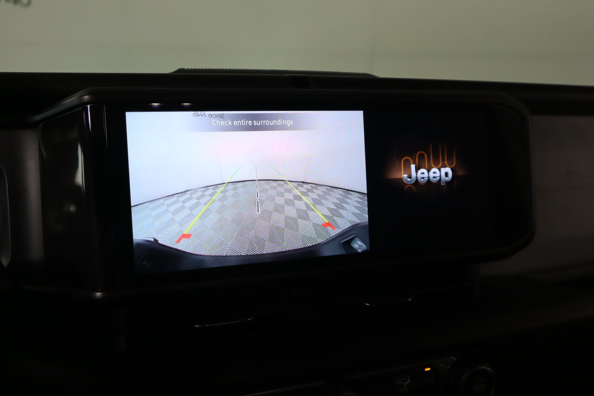 Used 2025 Jeep Gladiator Sport AWD/4WD image 6