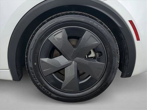 Used 2025 Toyota Prius LE image 27