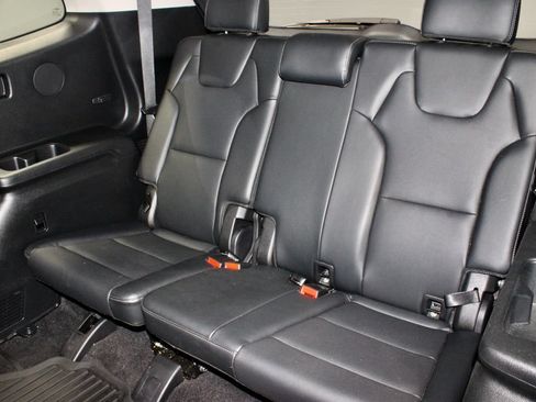 Used 2025 Kia Telluride LX FWD image 23
