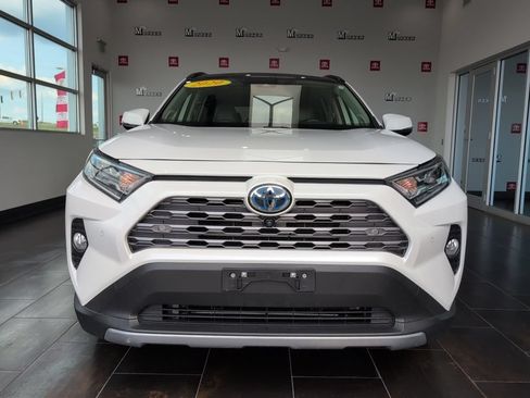Used 2020 Toyota RAV4 Limited AWD/4WD image 3