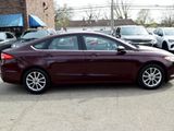 Used 2017 Ford Fusion SE w/ Fusion SE Technology Package image 5