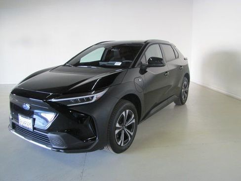 Used 2025 Subaru Solterra Premium image 1