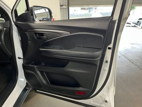 Used 2023 Honda Passport EX-L image 12