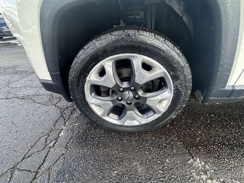 Used 2018 Jeep Compass Limited image 9