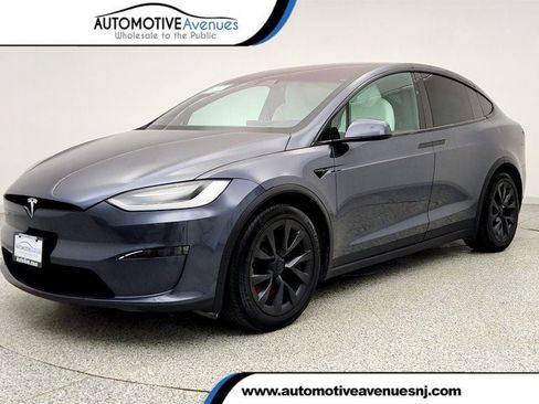 Used 2022 Tesla Model X Plaid image 1