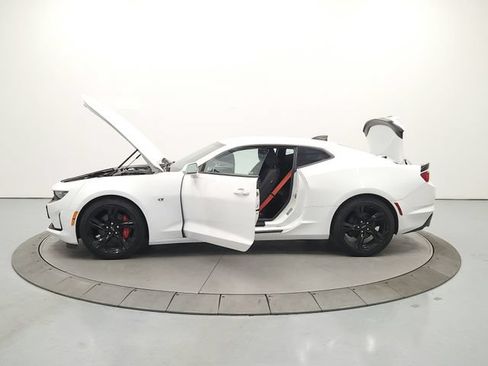 Used 2021 Chevrolet Camaro LT w/ Technology Package RWD image 13