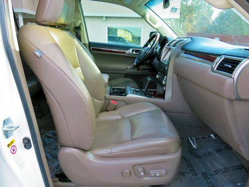 Used 2016 Lexus GX 460 4WD 4dr w/ Premium Package image 42