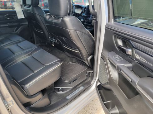 Used 2024 RAM 1500 Limited image 11