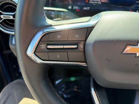 Used 2025 Chevrolet Equinox LT w/ Safety and Technology Package AWD/4WD image 15