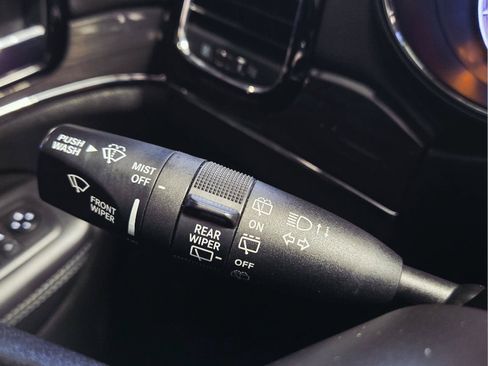 Used 2019 Jeep Grand Cherokee Overland AWD/4WD image 39