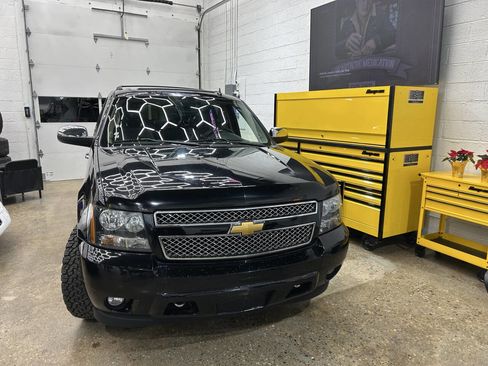 Used 2012 Chevrolet Suburban LTZ image 8