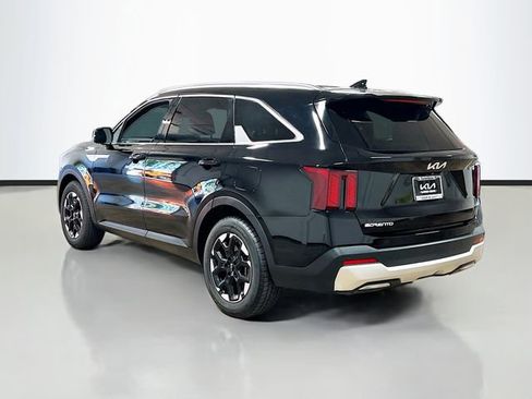 Certified 2024 Kia Sorento S image 5