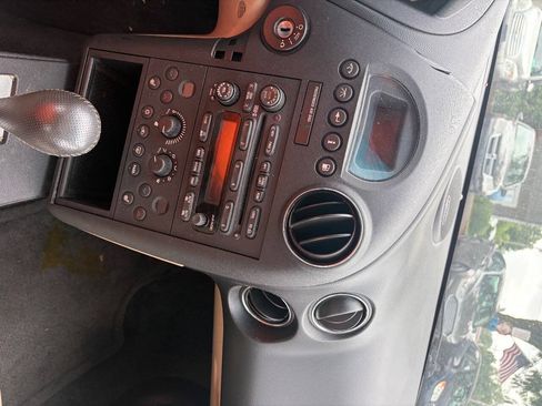 Used 2006 Pontiac Grand Prix w/ Sun And Sound Package FWD image 15