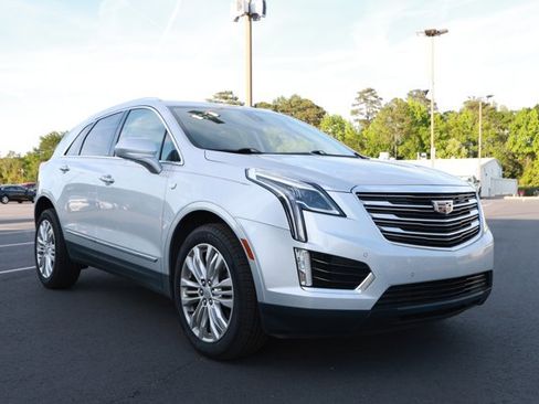 Used 2018 Cadillac XT5 Premium Luxury FWD image 3