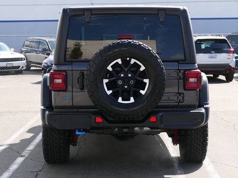 Used 2025 Jeep Wrangler Unlimited Rubicon 4xe w/ Safety Group AWD/4WD image 5