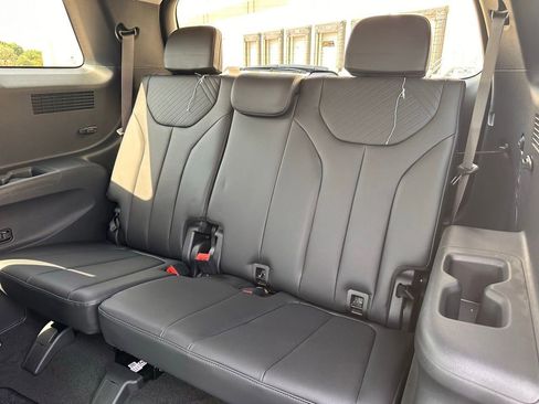 Certified 2025 Hyundai Palisade SEL image 16