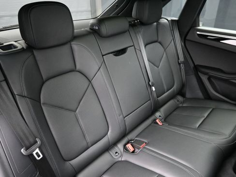 Certified 2025 Porsche Macan w/ Premium Package Plus AWD/4WD image 27