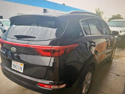 Used 2018 Kia Sportage LX w/ LX Popular Package image 4