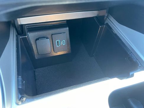 Used 2023 Ford Explorer XLT w/ Equipment Group 202A AWD/4WD image 13
