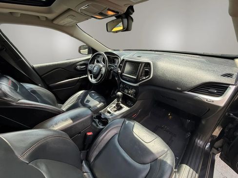 Used 2016 Jeep Cherokee Trailhawk w/ Comfort/Convenience Group AWD/4WD image 14