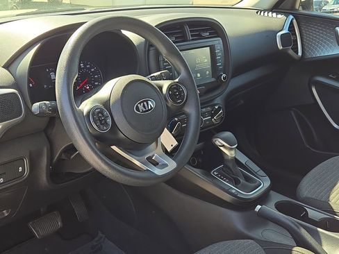 Certified 2020 Kia Soul S image 18