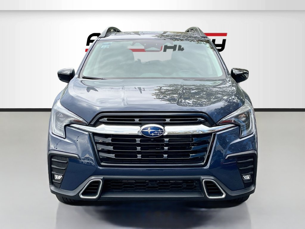 Used 2025 Subaru Ascent Touring AWD/4WD image 2