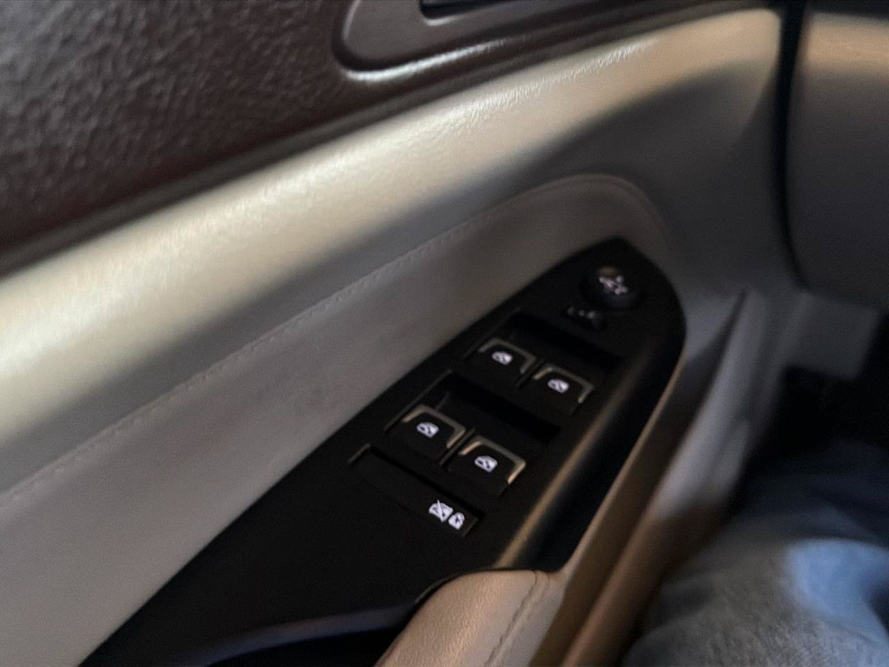 Used 2014 Cadillac SRX Luxury FWD image 28