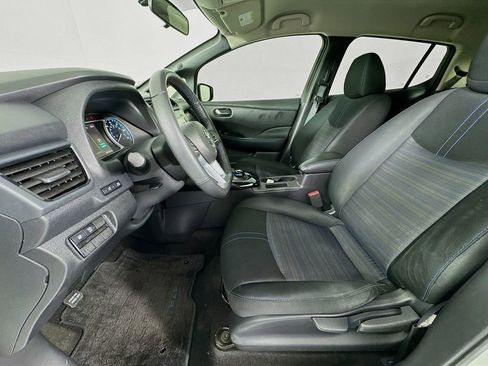 Used 2019 Nissan Leaf SV image 25