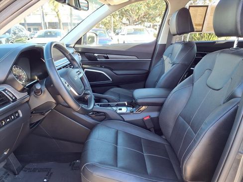 Certified 2022 Kia Telluride EX w/ EX Premium Package image 9