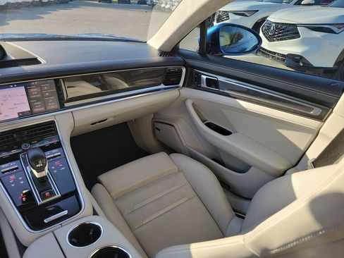 Used 2019 Porsche Panamera GTS image 3