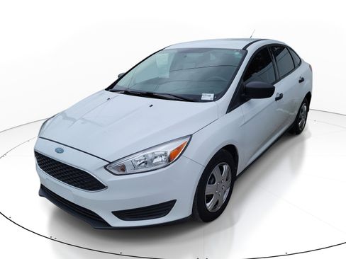 Used 2017 Ford Focus S FWD image 3
