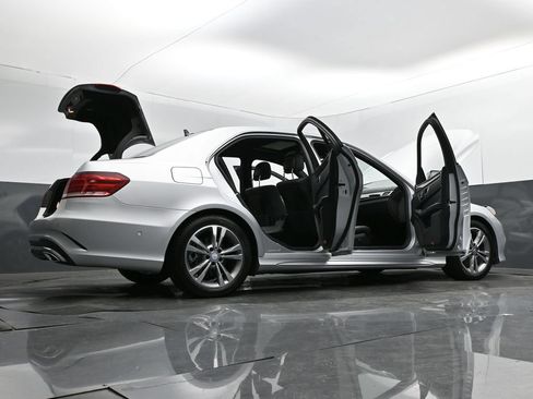 Used 2014 Mercedes-Benz E 250 BlueTEC Sedan image 41