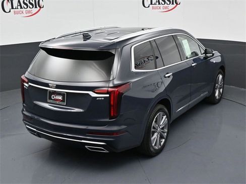 Used 2025 Cadillac XT6 Premium Luxury image 23