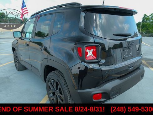 Used 2022 Jeep Renegade Altitude w/ Convenience Group AWD/4WD image 9