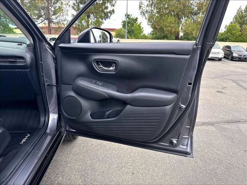 Used 2023 Honda HR-V EX-L image 26