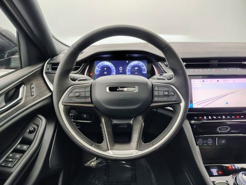 New 2026 Jeep Grand Cherokee L Limited w/ Limited Altitude Package AWD/4WD image 33