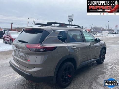 Used 2025 Nissan Rogue SV image 5