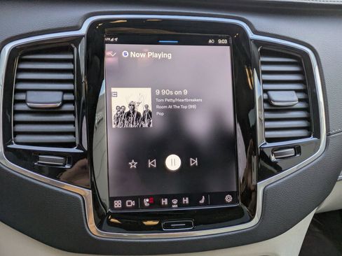 Used 2023 Volvo XC90 T8 Ultimate image 20