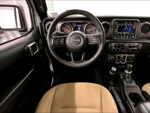 Used 2023 Jeep Gladiator Sport AWD/4WD image 6