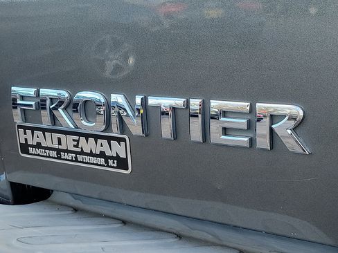 Used 2009 Nissan Frontier SE w/ SE Value Truck Pkg AWD/4WD image 23