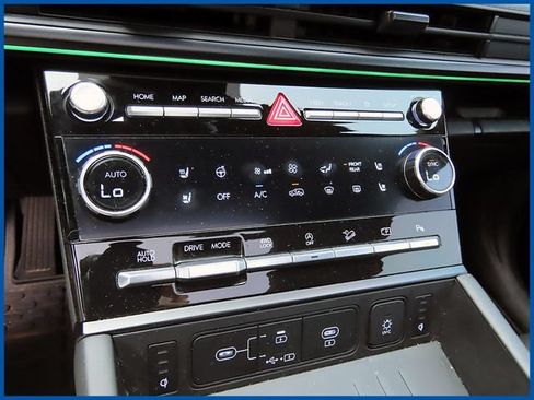 Used 2024 Hyundai Santa Fe Calligraphy AWD/4WD image 15