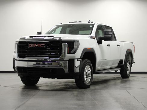 Used 2024 GMC Sierra 2500 Pro AWD/4WD image 8