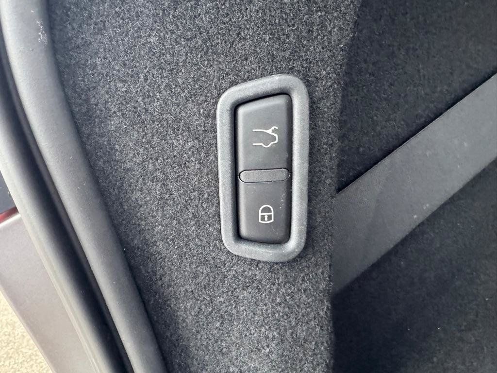 Used 2019 Maserati Levante AWD/4WD image 27
